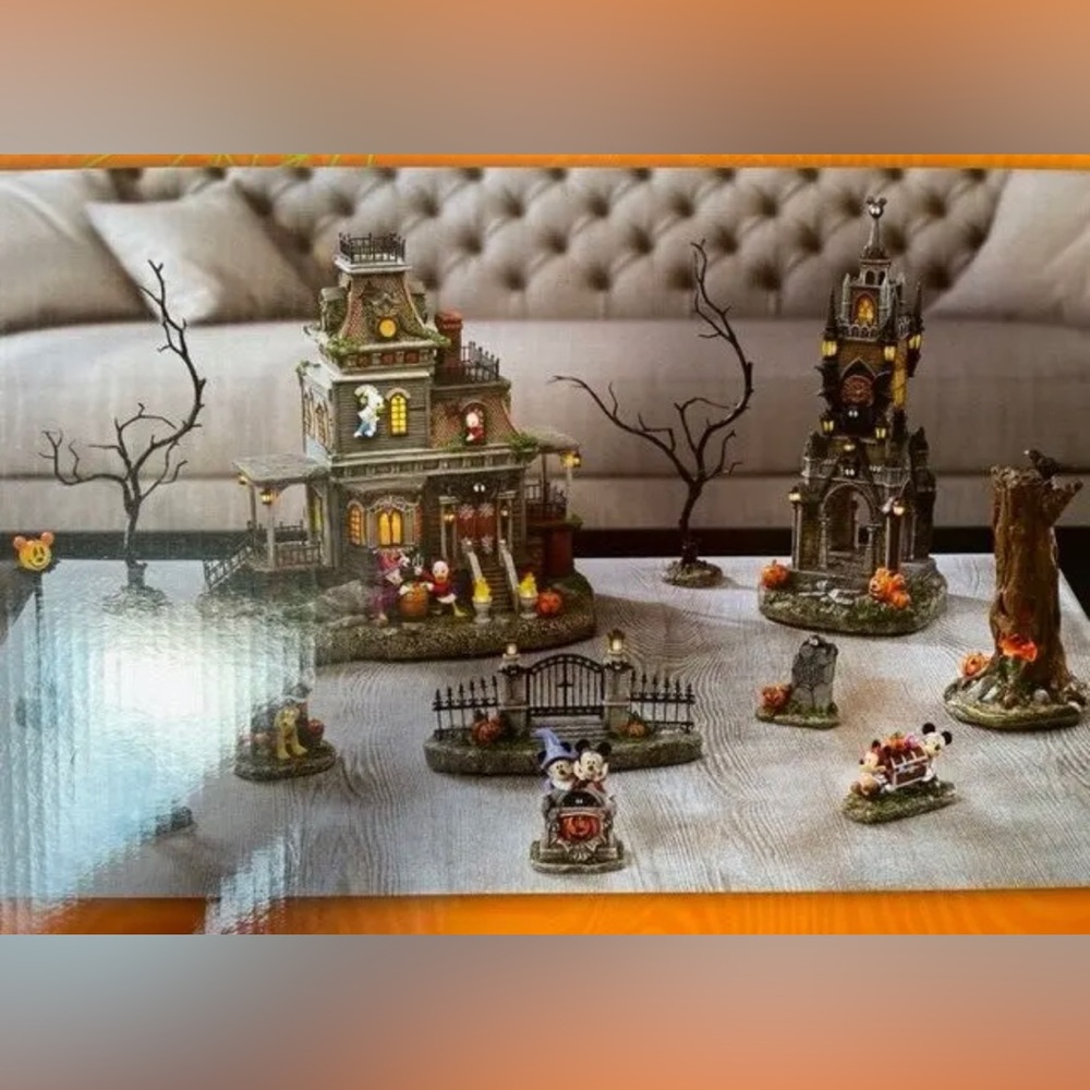 Disney 12 piece Halloween Village Set/12  NIB Illuminated & Sounds - Picture 5 of 6